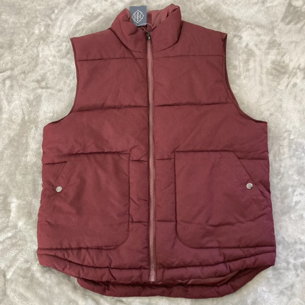 St. John’s Bay Burgundy Puffer Vest Full Zip Pockets NWT Size Medium